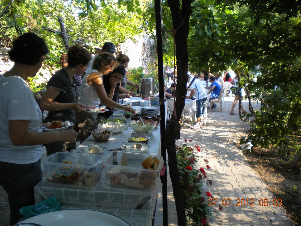 George House Bed and Breakfast Faralya Εξωτερικό φωτογραφία